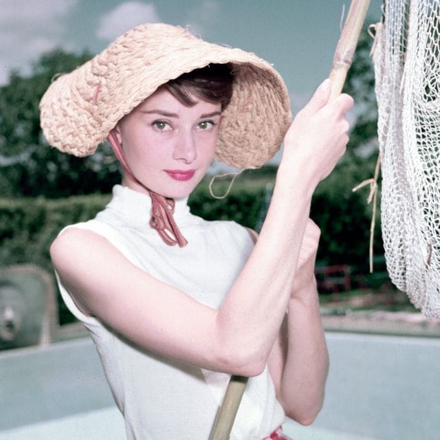30 Vintage Photos of Eternal Beauty Muse, Audrey Hepburn