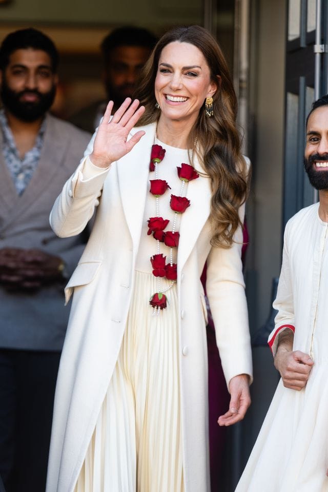 The Deeper Meaning Behind Kate Middleton’s Rose Garland