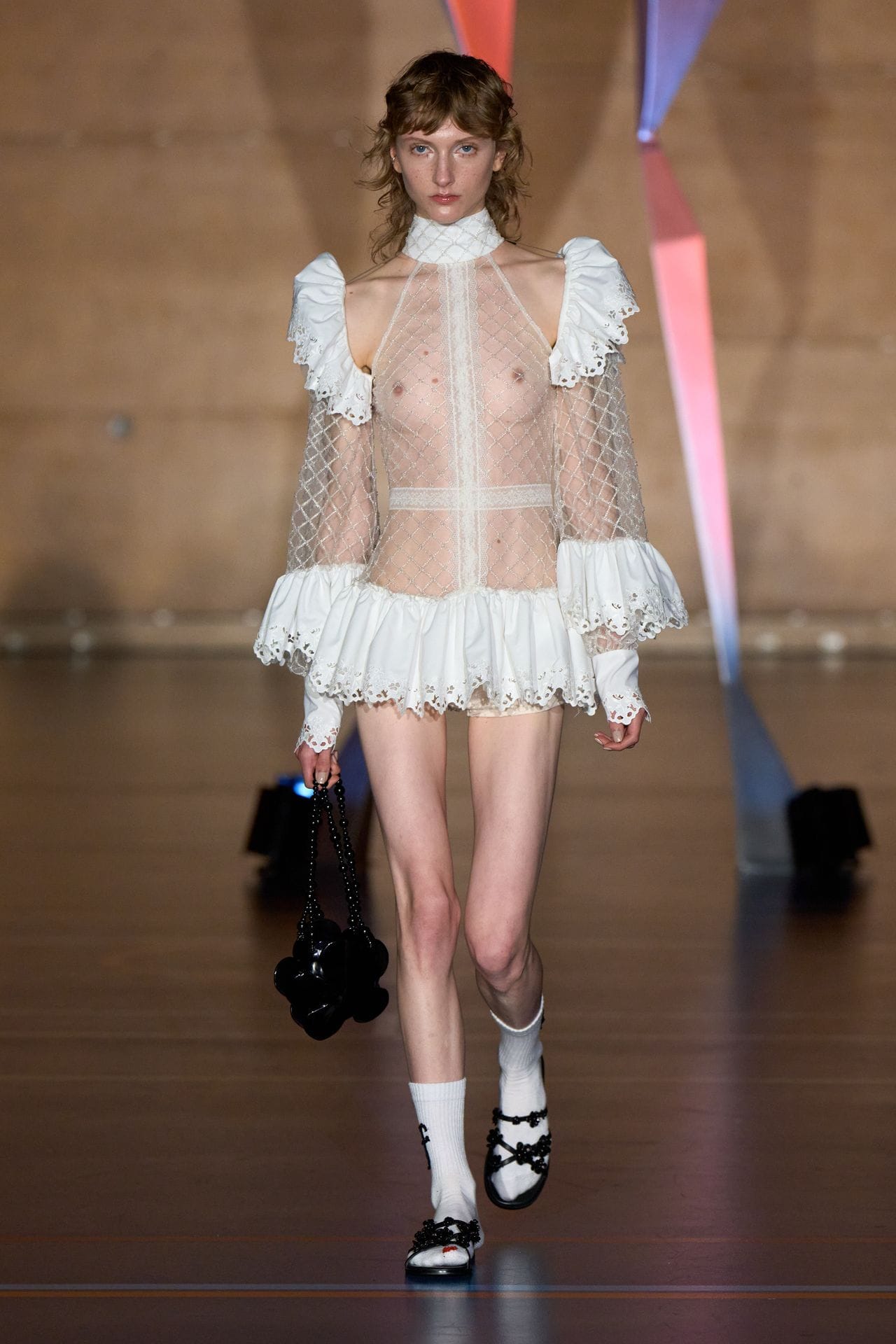 Susan Fangs Shanghai Show Ran on Chinese Infrastructure, Not Western Approval