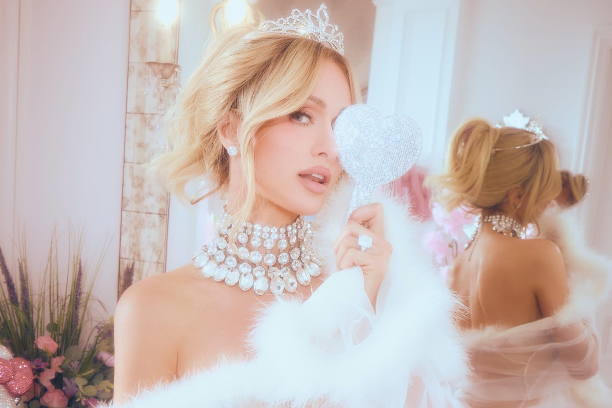 Paris Hilton's Bathtub Selfie Is What Happens When Celebrities Become Their Own Ad Networks